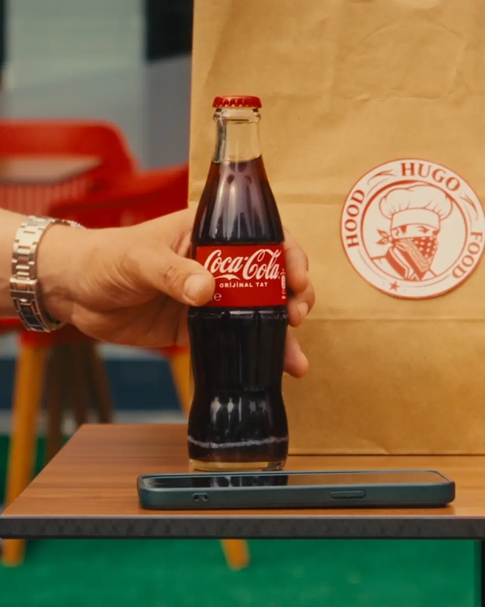 Hugo Hood Food içecek paylaşımı